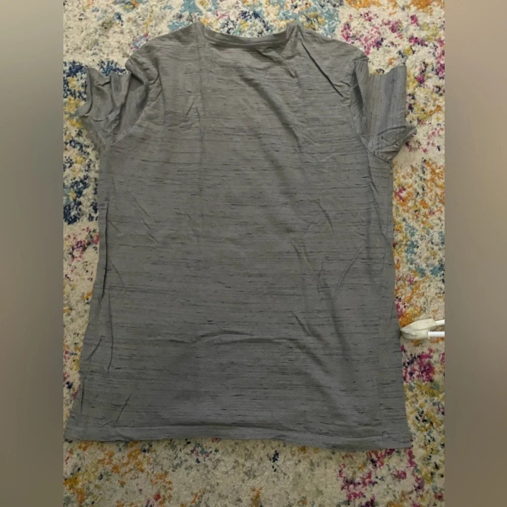 Grey Mossimo L Shirt - Picture 3 of 3